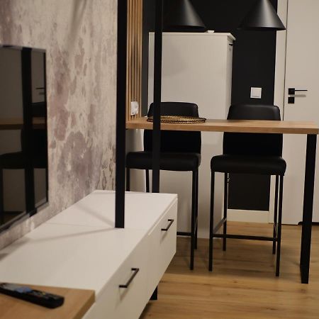 Przytulna Kawalerka 77 Apartment วรอตซวาฟ ภายนอก รูปภาพ