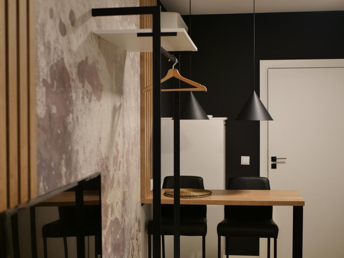 Przytulna Kawalerka 77 Apartment วรอตซวาฟ ภายนอก รูปภาพ
