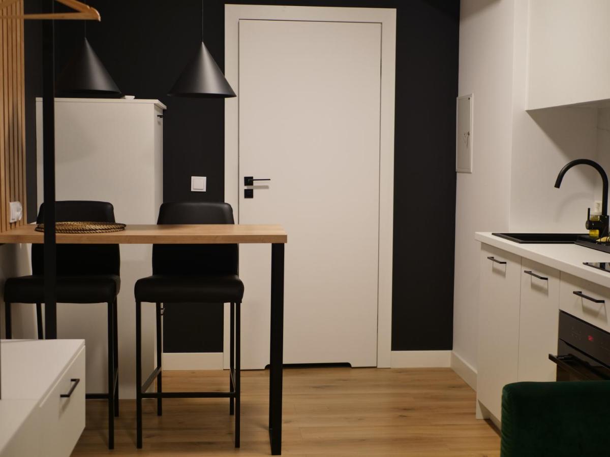 Przytulna Kawalerka 77 Apartment วรอตซวาฟ ภายนอก รูปภาพ